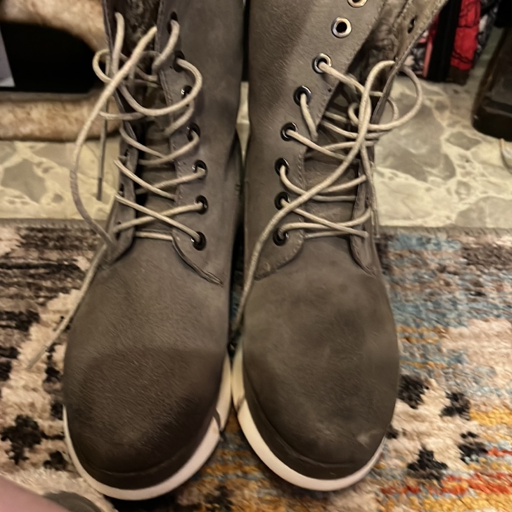 Like new - Picture 2 of 3